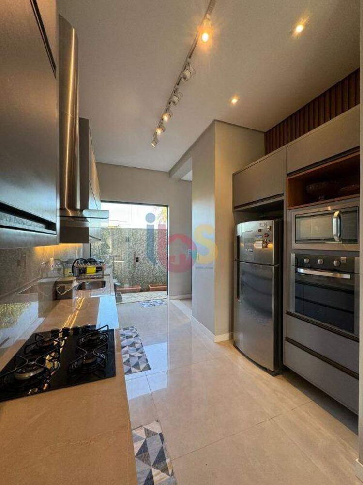 Casa à venda com 3 quartos, 203m² - Foto 7