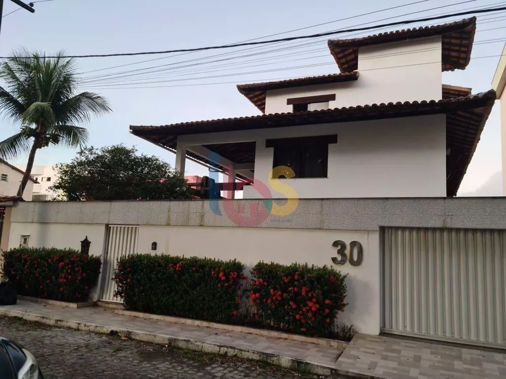 Casa à venda com 5 quartos, 300m² - Foto 1