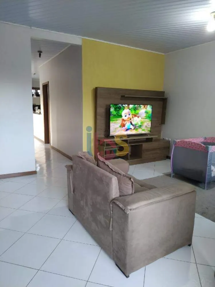 Casa, 6 quartos, 150 m² - Foto 1