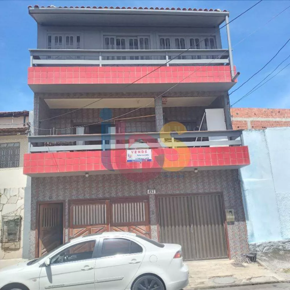 Casa à venda com 5 quartos, 600m² - Foto 1