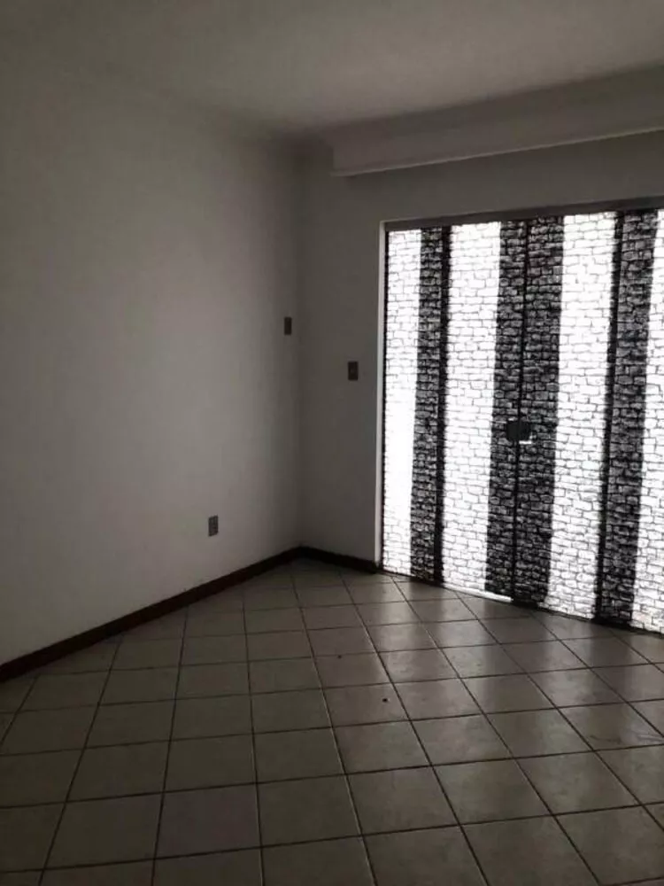 Apartamento à venda com 3 quartos, 102m² - Foto 3