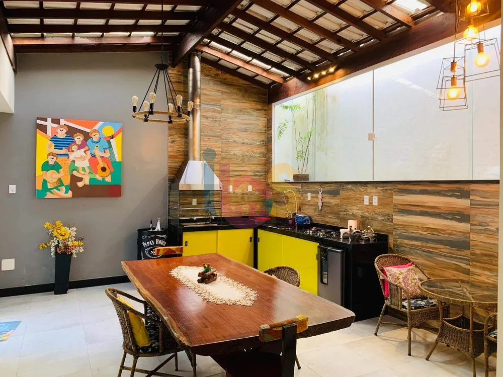 Casa, 3 quartos, 246 m² - Foto 1