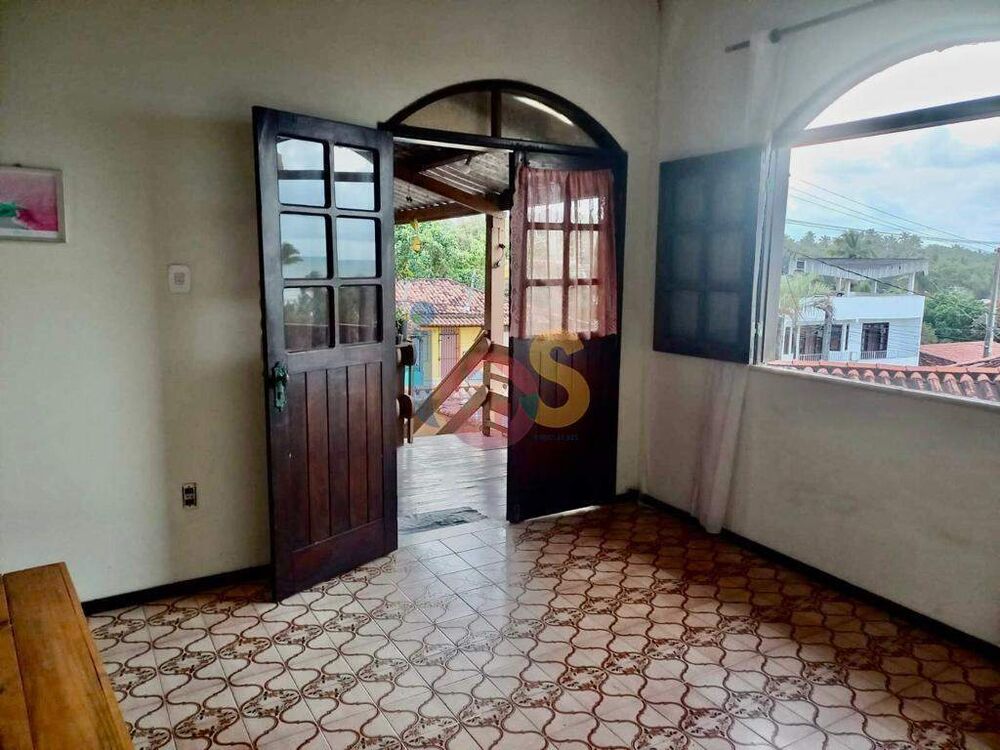 Casa à venda com 5 quartos, 231m² - Foto 1