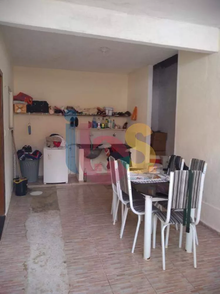 Casa Comercial à venda com 3 quartos, 240m² - Foto 7