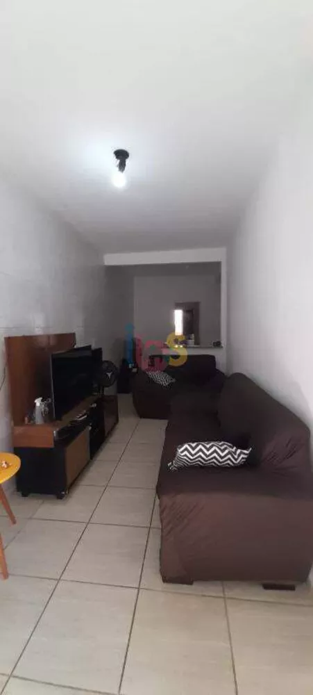 Casa à venda com 5 quartos, 151m² - Foto 1