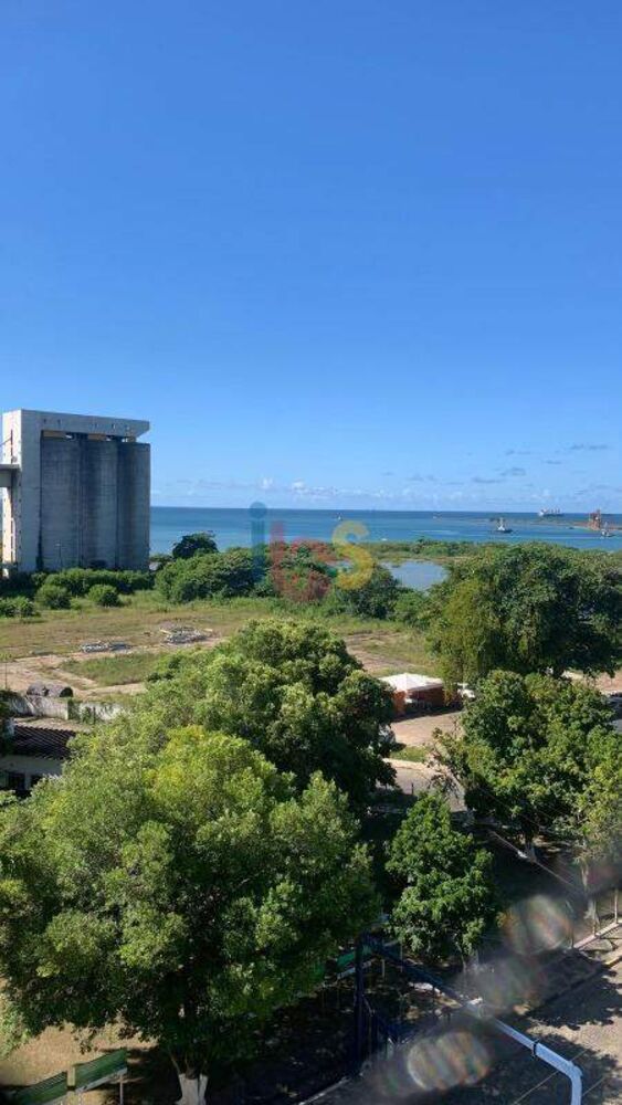 Apartamento à venda com 3 quartos, 150m² - Foto 3