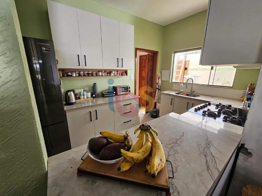 Casa, 4 quartos, 271 m² - Foto 1