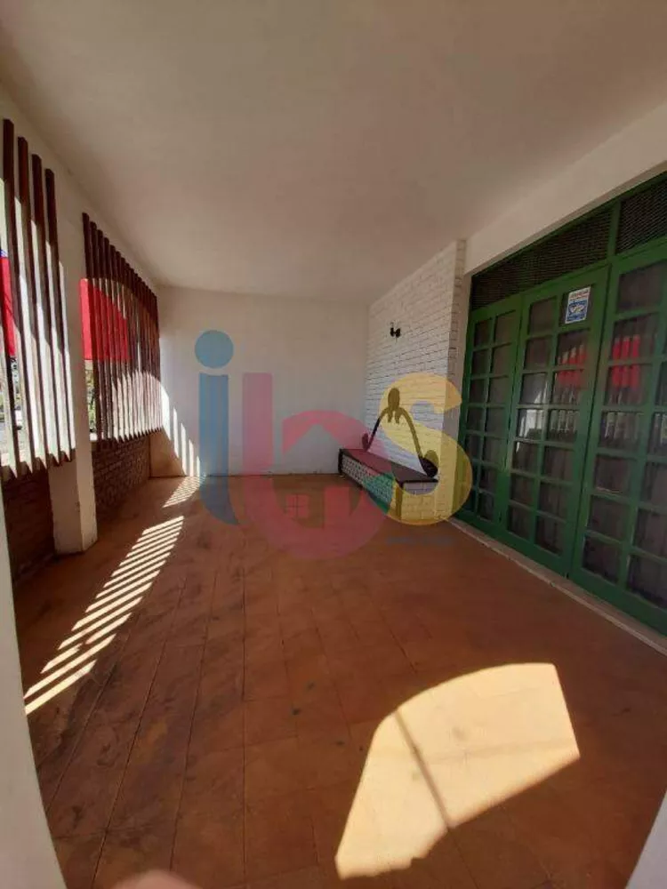 Casa para alugar com 3 quartos, 350m² - Foto 2