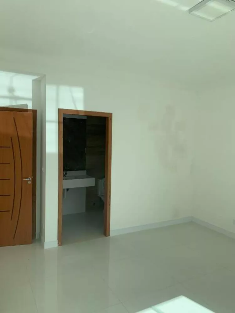 Casa à venda com 3 quartos, 130m² - Foto 1