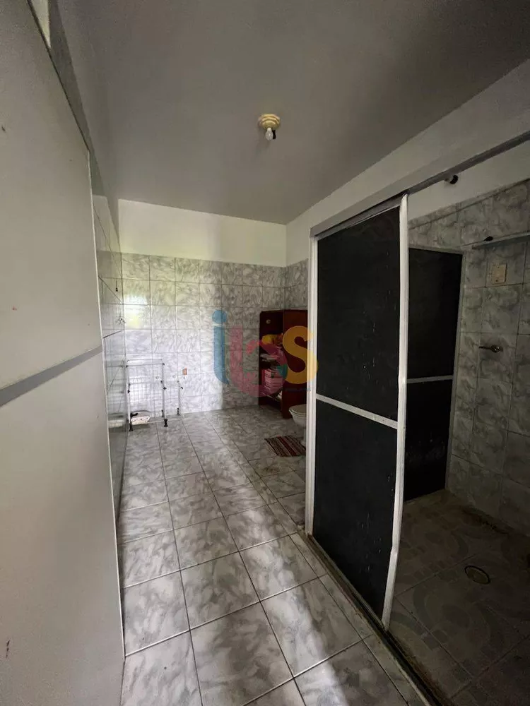 Casa à venda com 8 quartos, 184m² - Foto 11