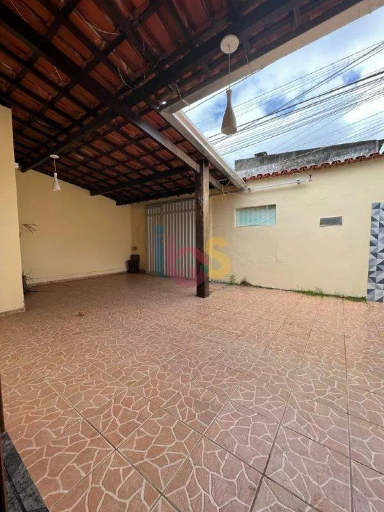 Casa à venda com 5 quartos, 300m² - Foto 1