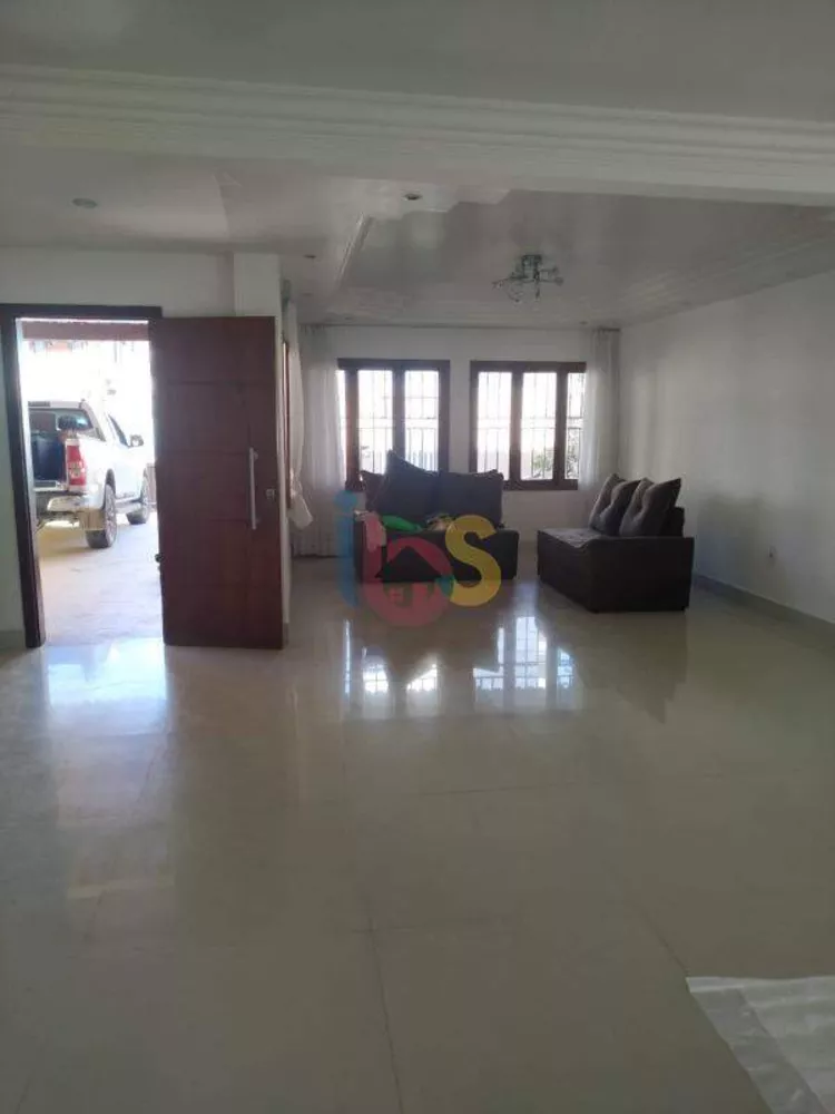 Casa à venda com 5 quartos, 265m² - Foto 2