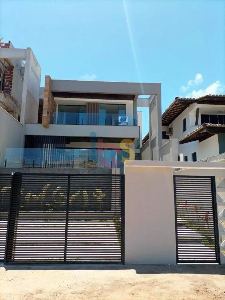 Casa à venda com 4 quartos, 173m² - Foto 1