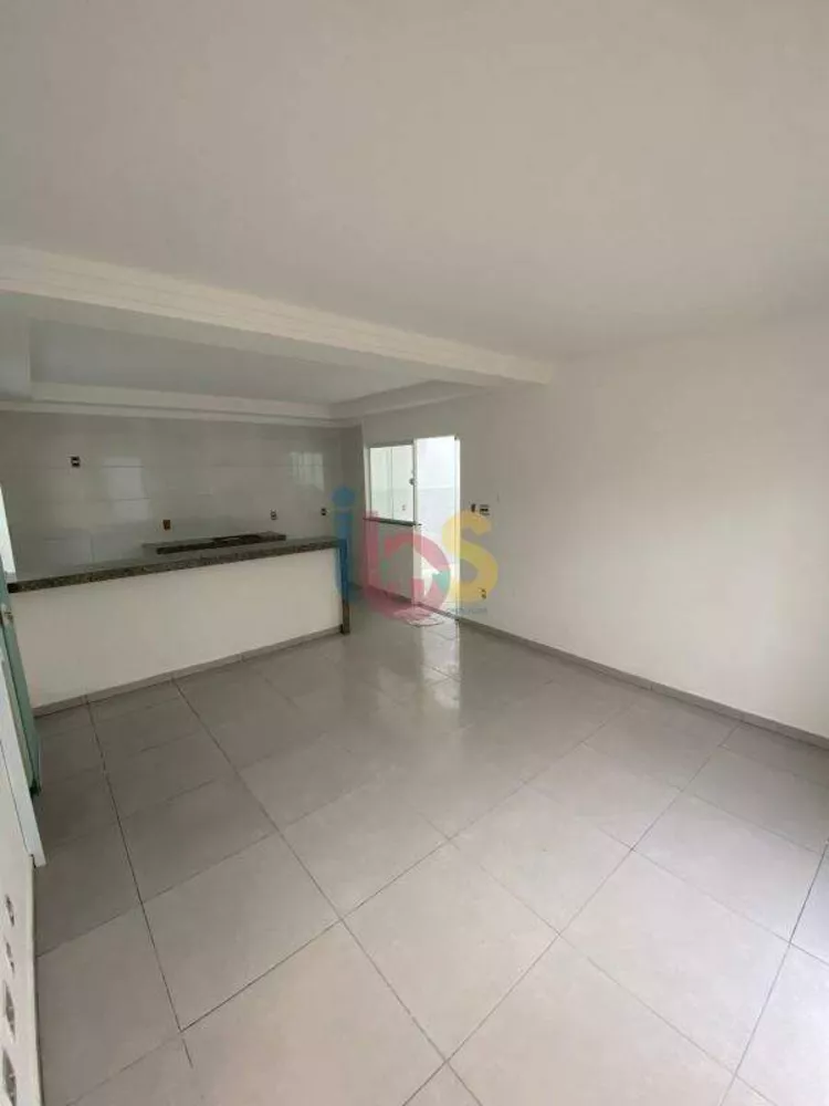 Casa à venda com 3 quartos, 150m² - Foto 1