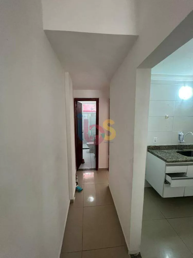 Apartamento à venda com 2 quartos, 65m² - Foto 4