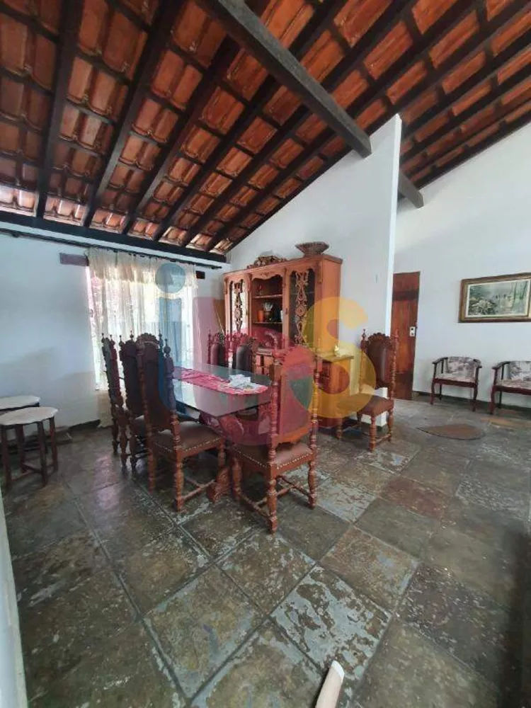 Casa à venda com 4 quartos, 250m² - Foto 4