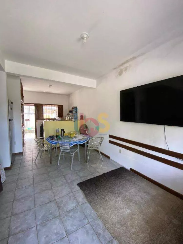 Casa à venda com 2 quartos, 80m² - Foto 1