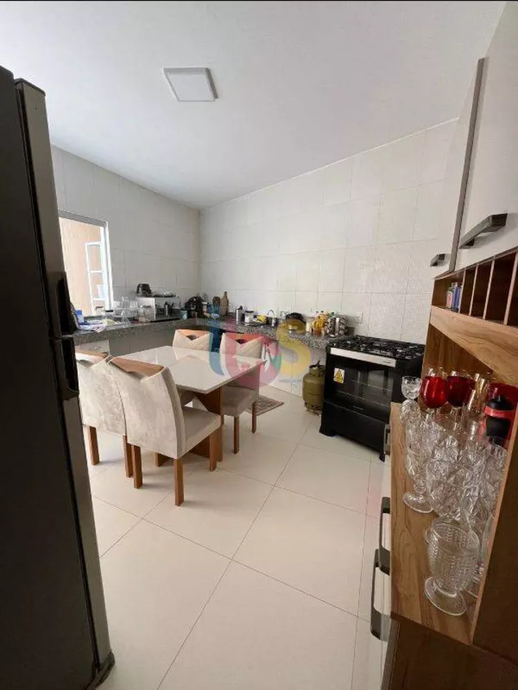 Casa para alugar com 4 quartos, 140m² - Foto 4