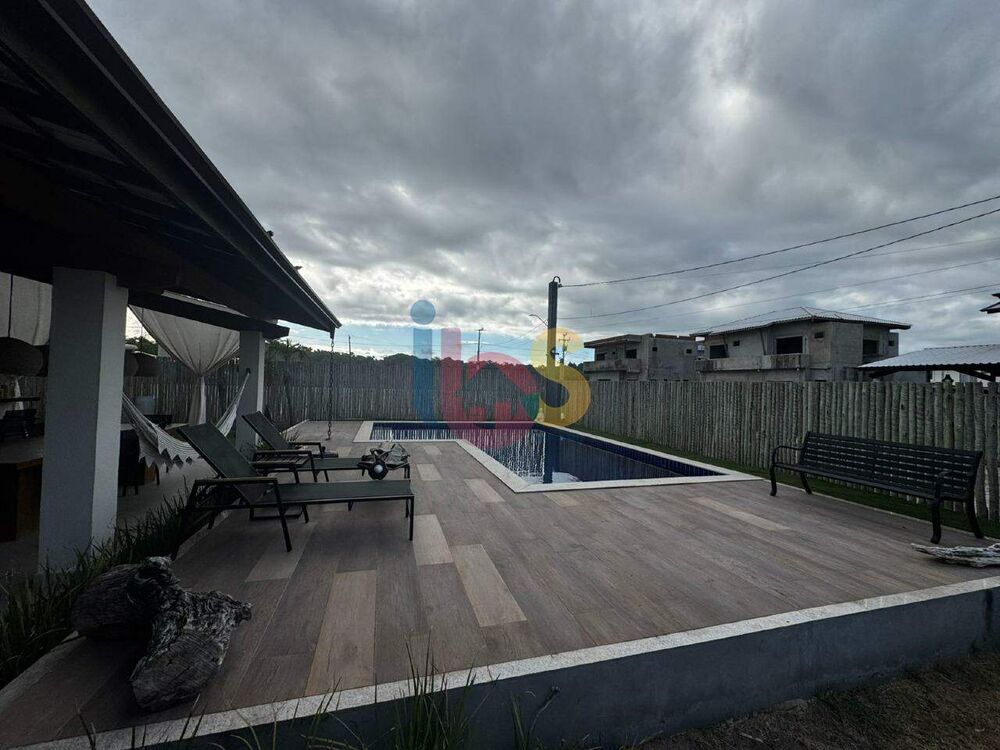 Casa à venda com 4 quartos, 350m² - Foto 1