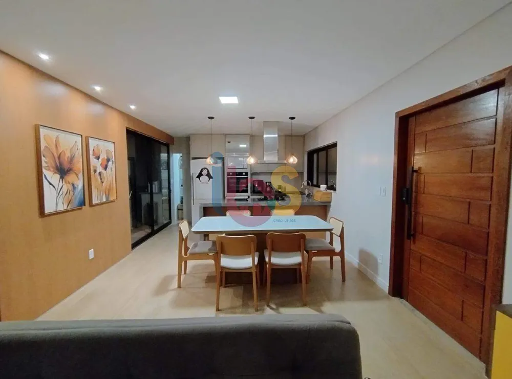 Casa, 4 quartos, 235 m² - Foto 4