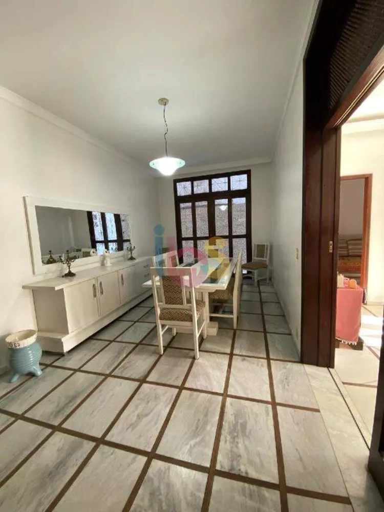 Casa à venda com 3 quartos, 500m² - Foto 4