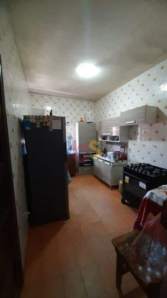 Casa para alugar com 9 quartos, 288m² - Foto 2