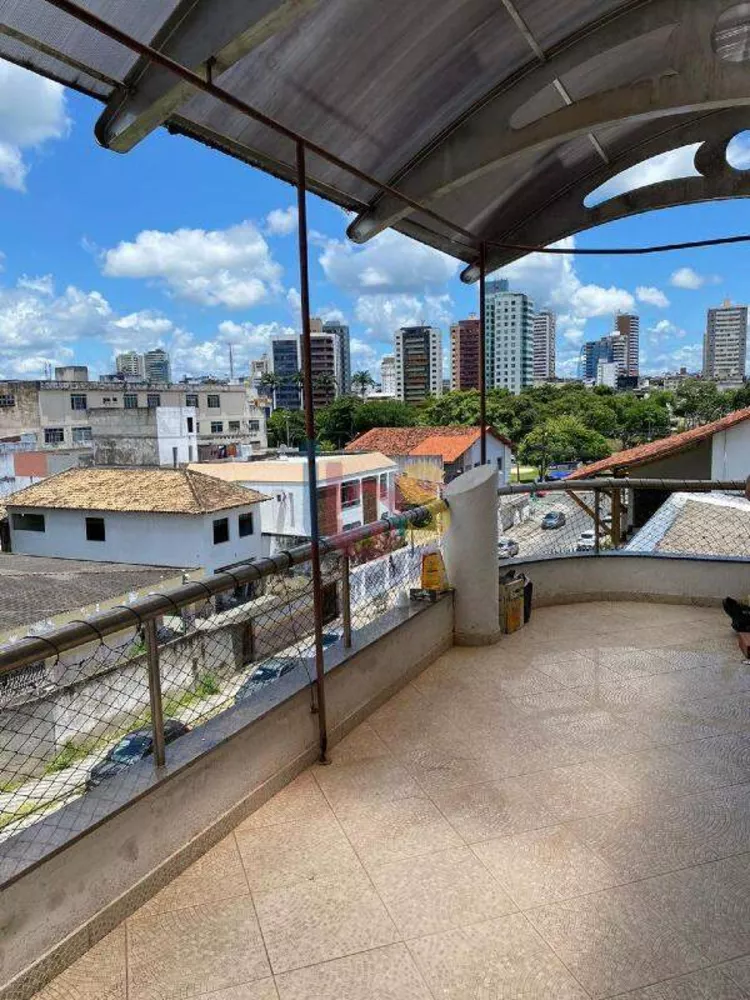 Apartamento à venda com 3 quartos, 190m² - Foto 3