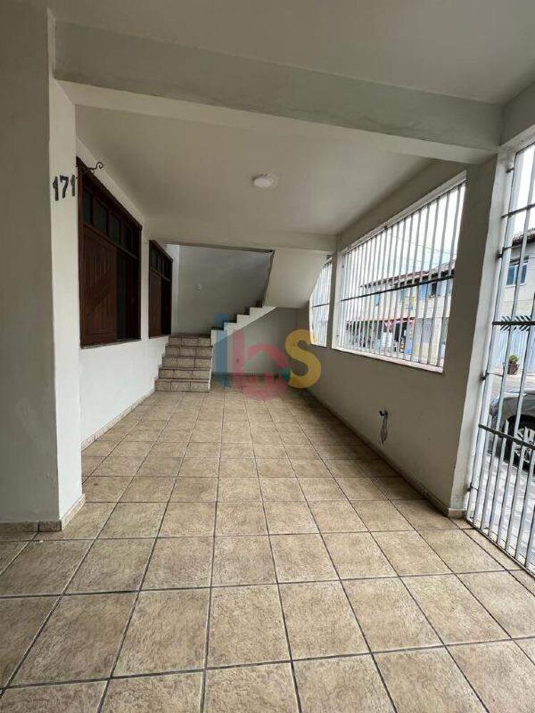 Casa, 5 quartos, 256 m² - Foto 1