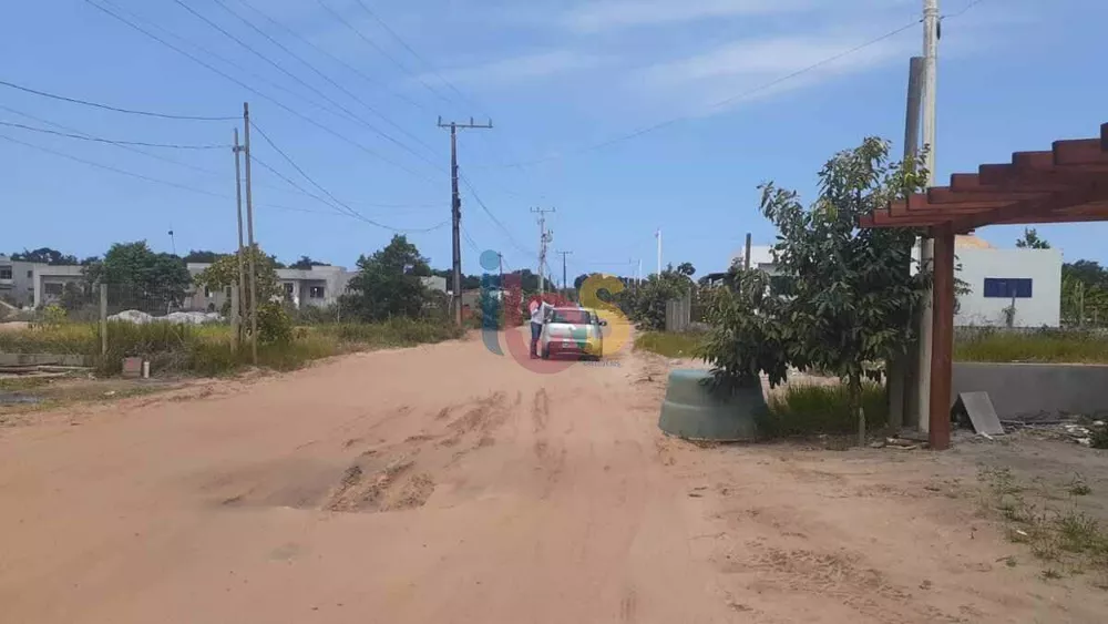 Terreno à venda com 1 quarto, 300m² - Foto 3