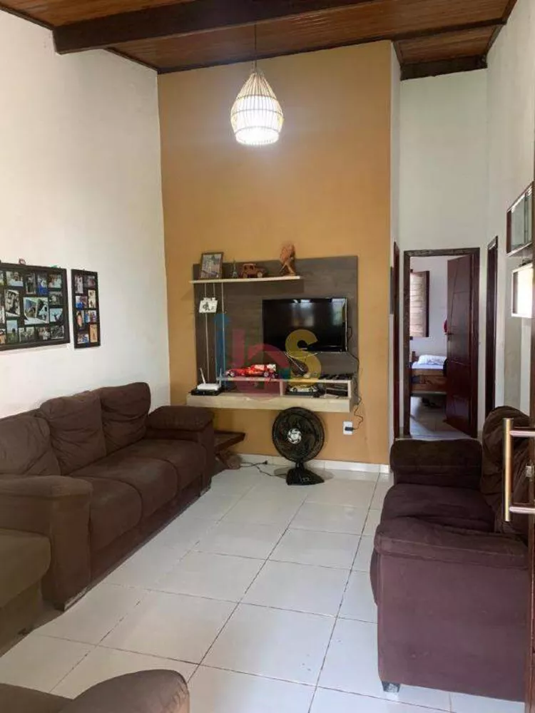 Casa à venda com 2 quartos, 60m² - Foto 3