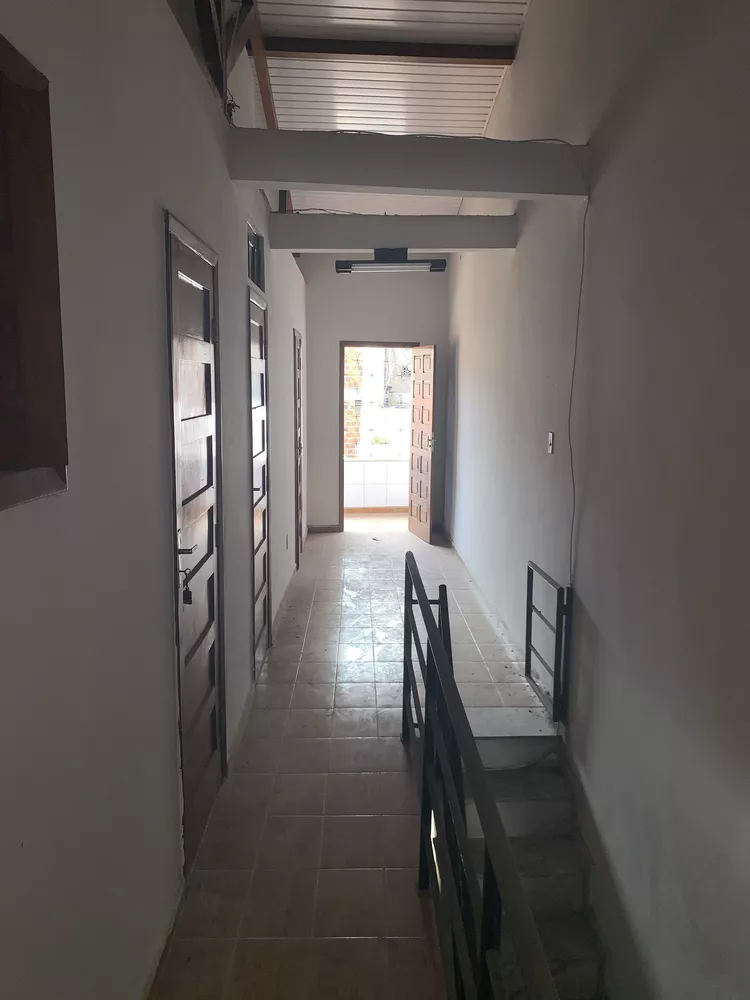 Casa à venda com 4 quartos, 200m² - Foto 2