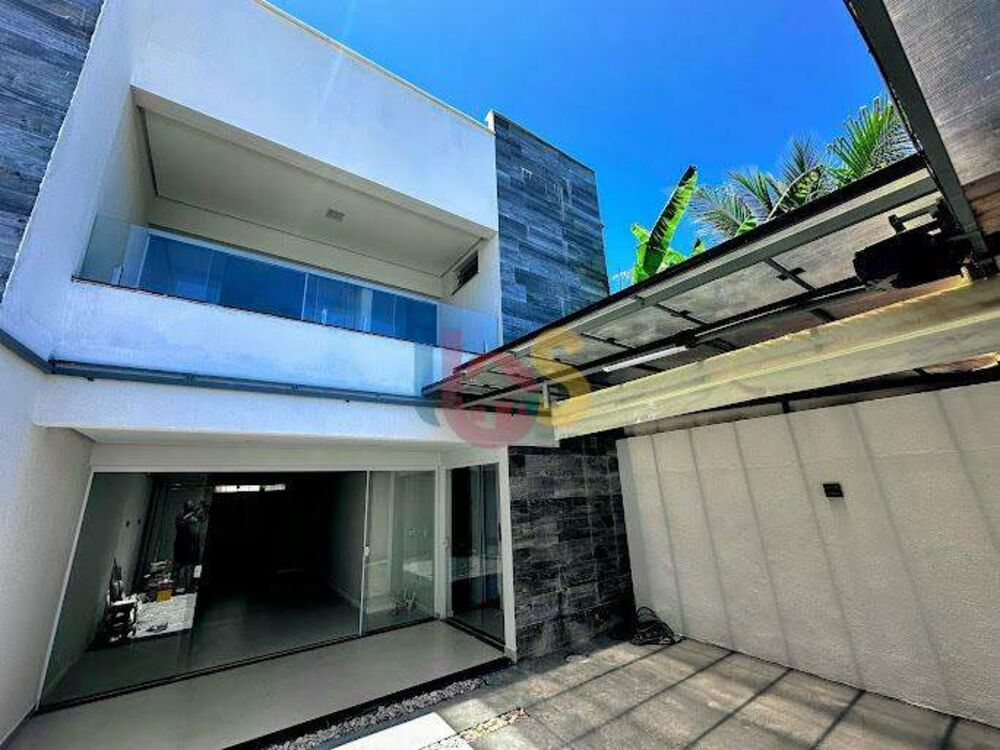 Casa à venda com 4 quartos, 177m² - Foto 2