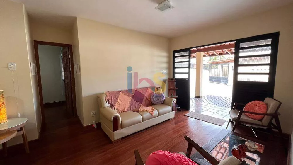 Casa à venda com 5 quartos, 299m² - Foto 3