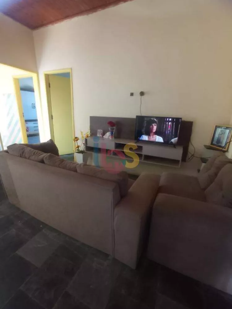 Casa à venda com 9 quartos, 600m² - Foto 2