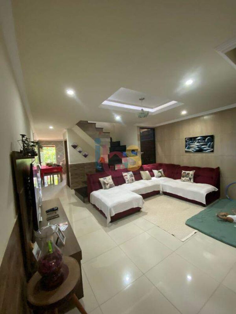 Casa, 3 quartos, 210 m² - Foto 1