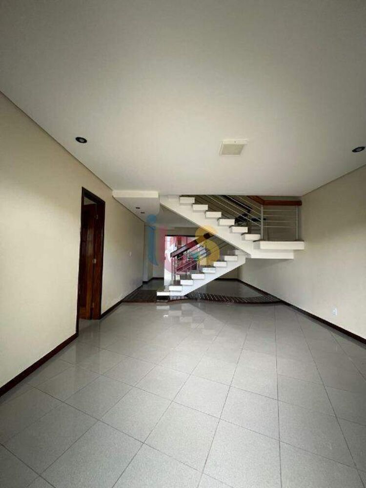 Casa para alugar com 3 quartos, 100m² - Foto 18