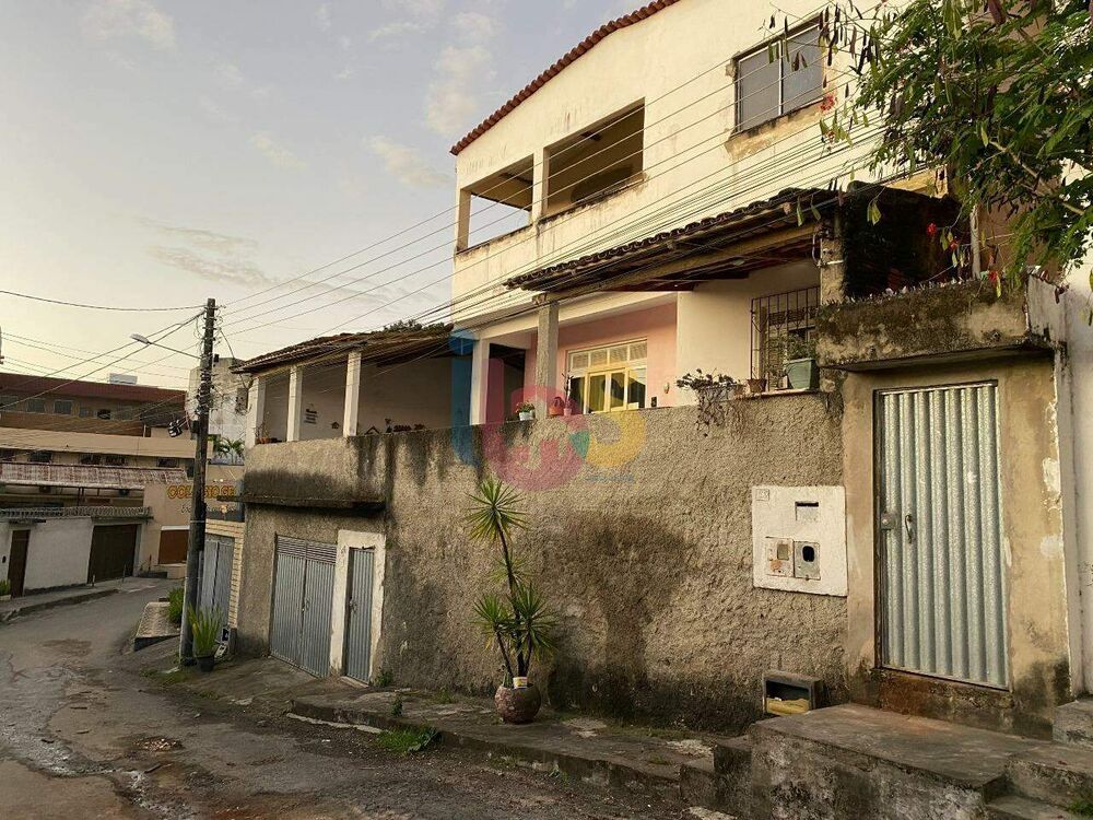 Casa à venda com 6 quartos, 278m² - Foto 1