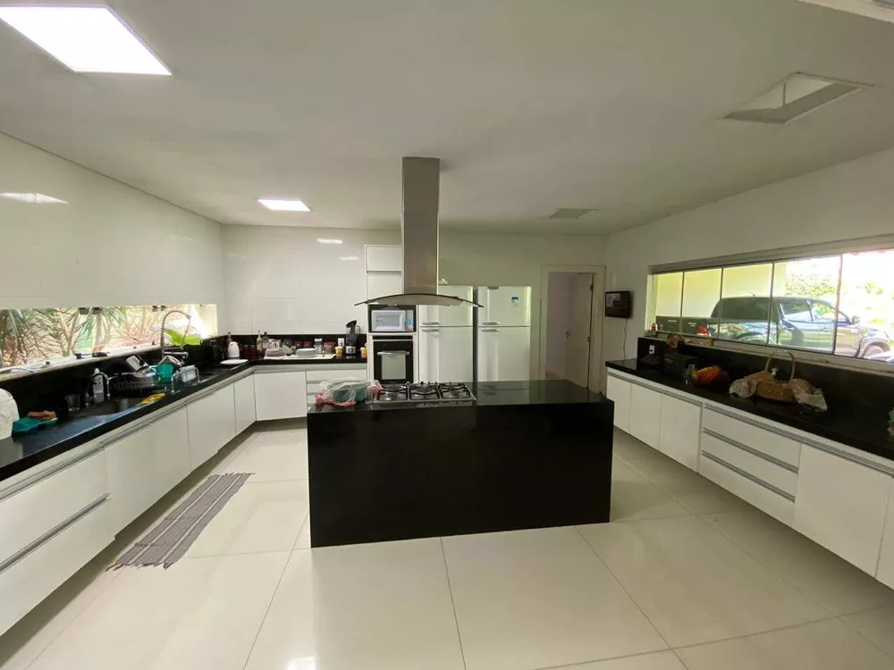 Casa à venda com 6 quartos, 600m² - Foto 4