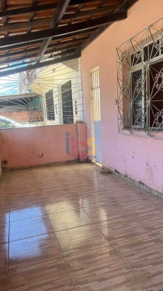 Casa à venda com 2 quartos, 150m² - Foto 2