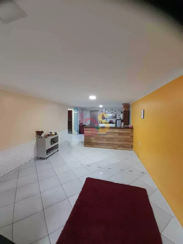 Casa à venda com 2 quartos, 86m² - Foto 2