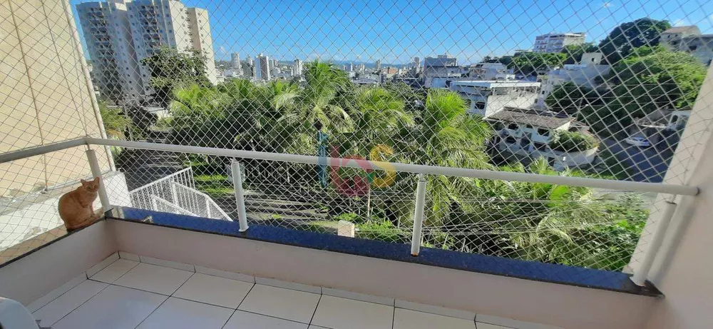 Casa à venda com 4 quartos, 200m² - Foto 2