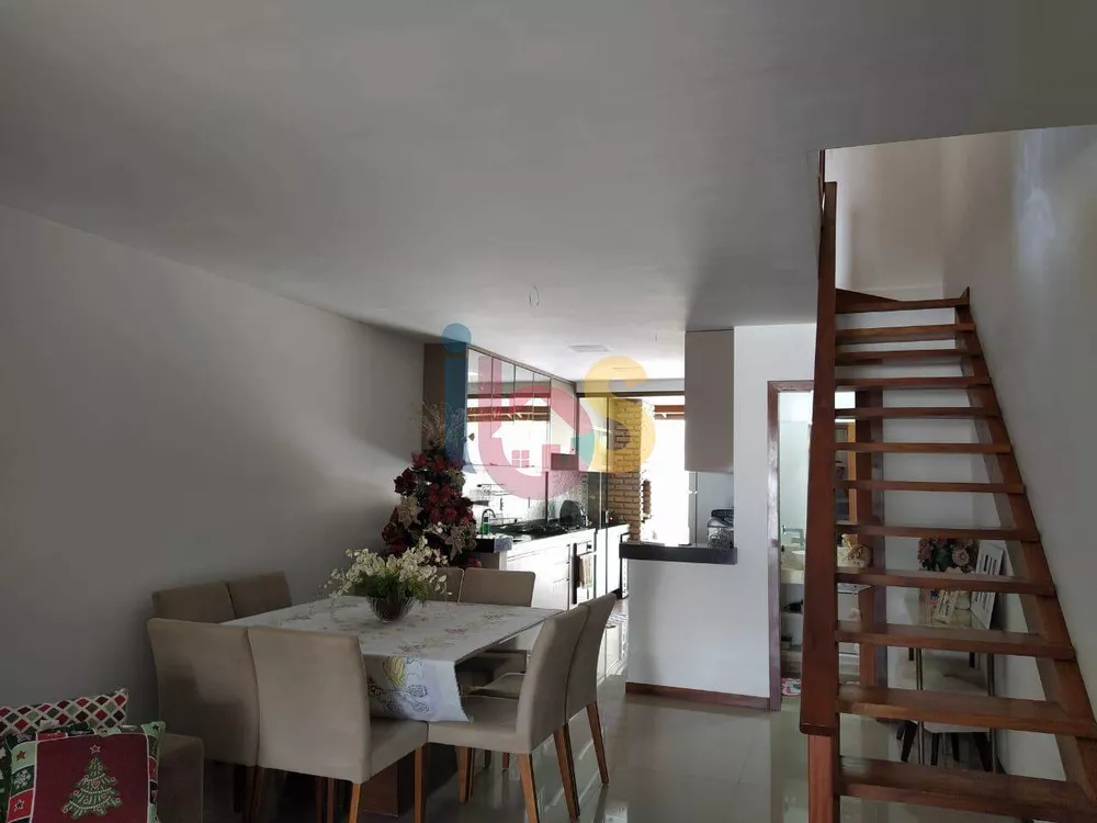 Casa à venda com 2 quartos, 108m² - Foto 3