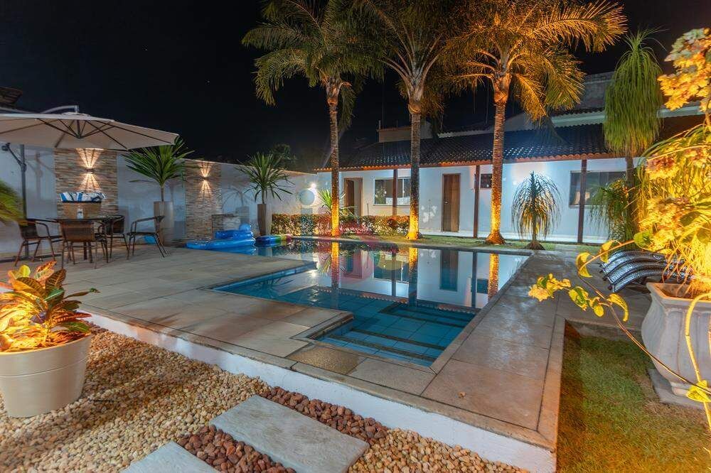 Casa à venda com 6 quartos, 220m² - Foto 4