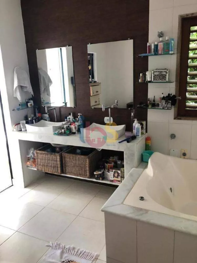 Casa à venda com 5 quartos, 200m² - Foto 4