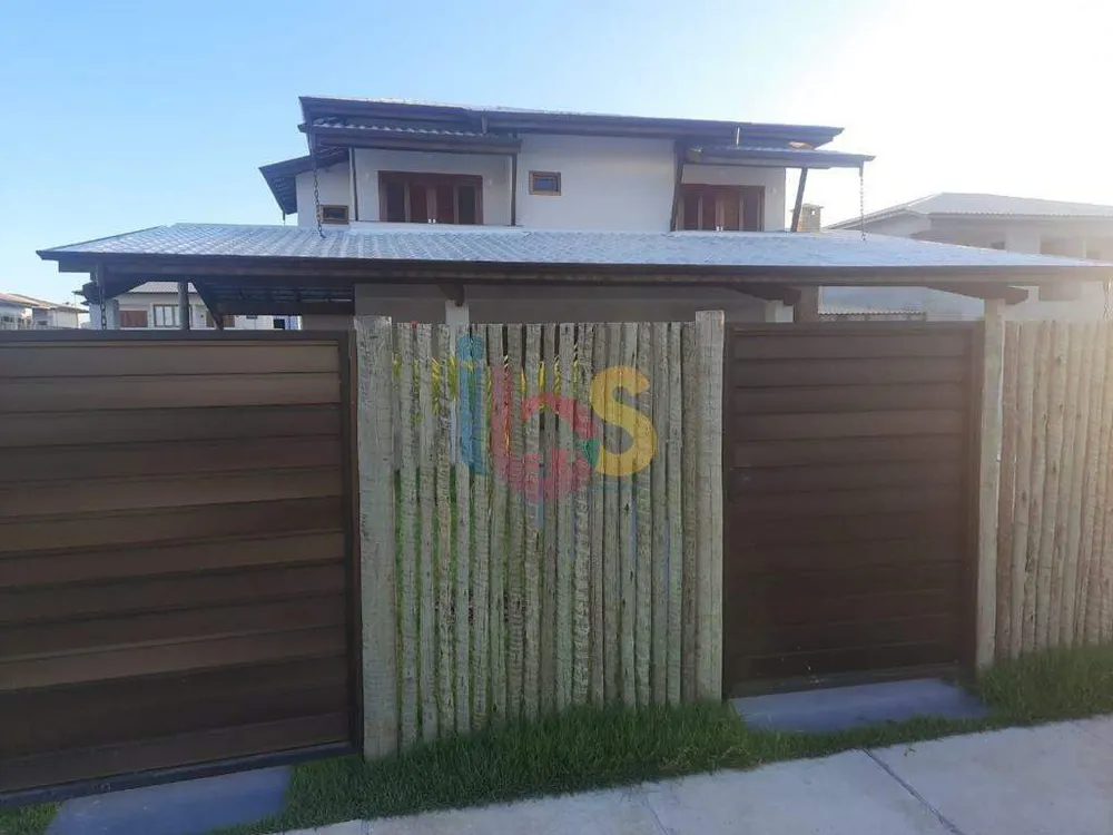 Casa, 6 quartos, 230 m² - Foto 1