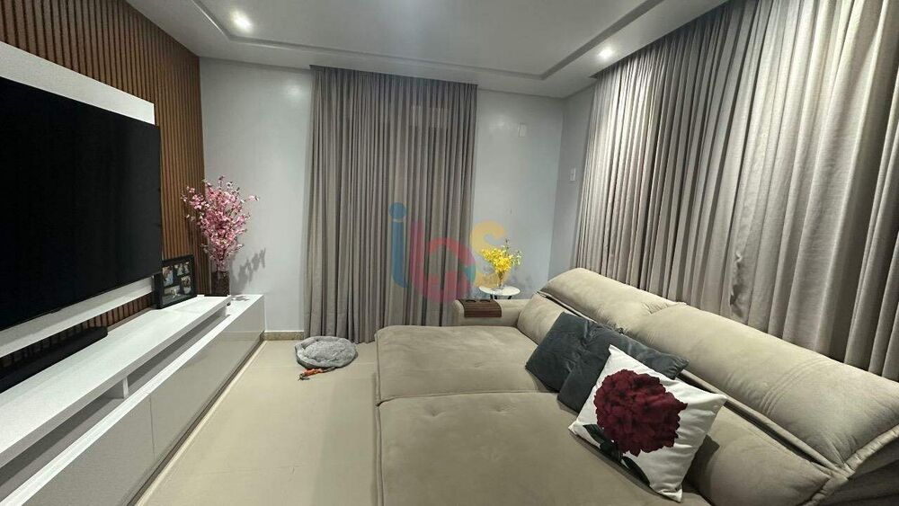 Casa, 3 quartos, 307 m² - Foto 1