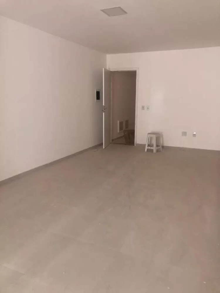 Apartamento à venda com 2 quartos, 80m² - Foto 2