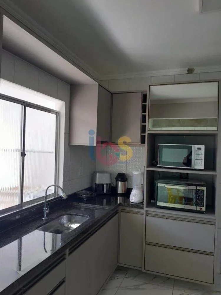 Casa, 6 quartos, 250 m² - Foto 2
