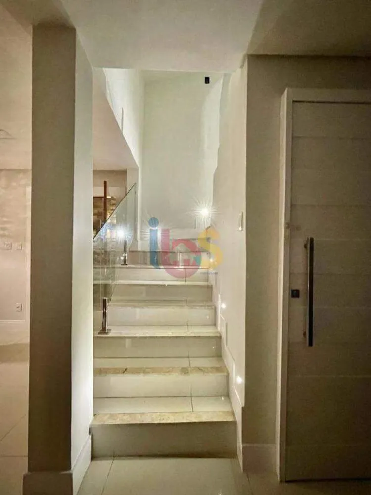 Casa, 7 quartos, 245 m² - Foto 7