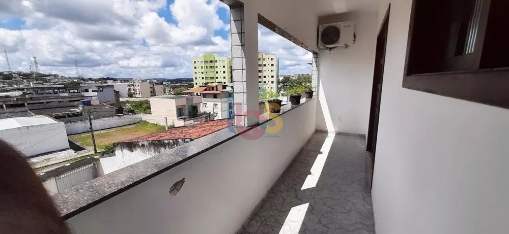 Apartamento à venda com 3 quartos, 128m² - Foto 2